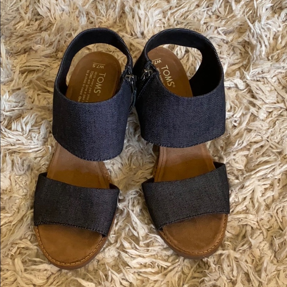 Toms NWOT heel bootie black 7.5!